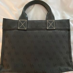 Dooney Bourke classic vintage logod Kelly bag